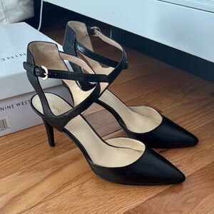 Nine West black pointed toe heels
